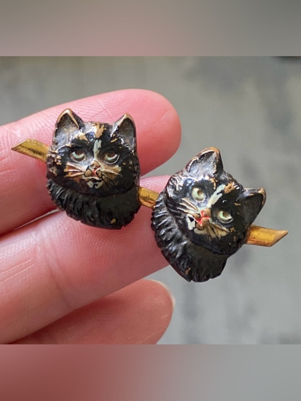 Vintage Double Kitty Cat Head Enamel Stamped Metal Brooch 1920s (or earlier)